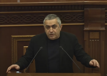 «Խաբում եք ժողովրդին, սա ոչ թե ընտրություն է ԵՄ-ի ու ՌԴ-ի, այլ՝ Թուրքիայի ու ՌԴ-ի միջև». Արմեն Ռուստամյանը՝ ԵՄ անդամակցության մասին