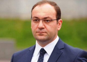 «Վերջին վայրկյանը վրա է հասել այն պահին, երբ ալենսիմոնյանները փախել են կռվից ու խաղաղության խաչմերուկում բանակցել Արցախը հանձնելու մասին». Արսեն Բաբայան