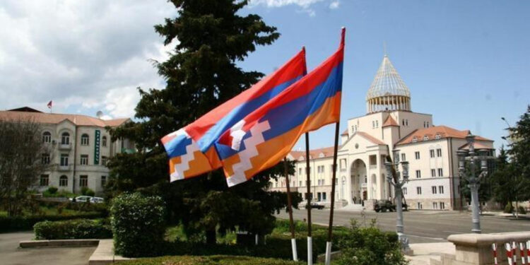 Սույն պարոնը կարո՞ղ է հանկարծ հիշի, թե ովքեր են Արցախը ճանաչել Ադրբեջանի կազմում, ովքեր են բացարձակապես մենակ թողել մաքառող արցախցիներին․ «Հանուն Արցախի Միավորում»-ն արձագանքել է Ալեն Սիմոնյանին