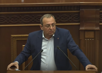 «Սա հերթական պոպուլիստական քայլն է, որով քաղաքական մեծամասնությունը փորձում է ՀՀ-ն դնել նոր հարվածների տակ». Մինասյանը՝ ԵՄ-ին անդամակցելու գործընթացի մասին