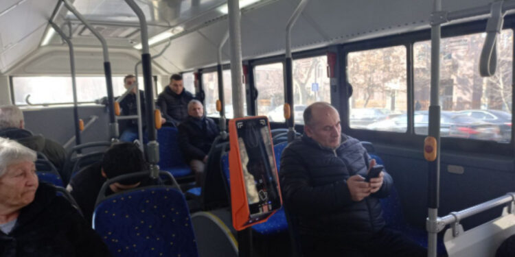 Վարորդները հրաժարվում են վերցնել 100 դրամ, սակայն չեն իջեցնում բոյկոտող քաղաքացիներին. թանկացման դեմ բոյկոտը շարունակվում է