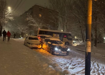Ձյան առաջին օրը Երևանում 1 տրանսպորտային միջոց է եղել ամառային անվադողերով. ՆԳՆ-ն համաձայն չէ Ավինյանի հետ