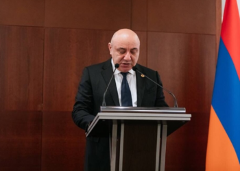 «Կանգնած ենք բարդ մարտահրավերների առջև, այնուամենայնիվ հանձնառու ենք հետևողական քայլեր ձեռնարկել՝ մեր հարևանների հետ կայուն խաղաղությունը վերականգնելու համար». Գուրգեն Արսենյան