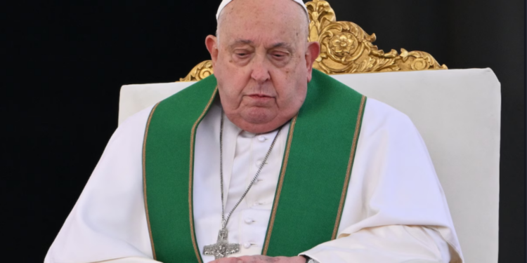 Հռոմի պապի մոտ երկկողմանի թոքաբորբ է զարգացրել. նա շարունակում է հիվանդանոցում մնալ