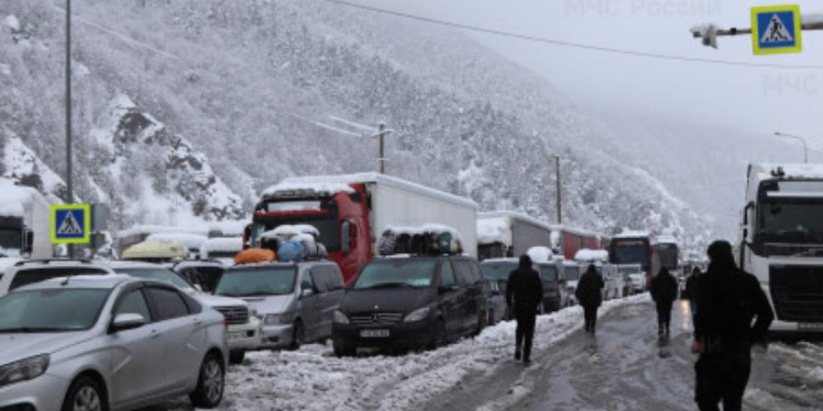 Վերին Լարսի անցակետում հայկական 816 տրանսպորտային միջոց է հերթագրված