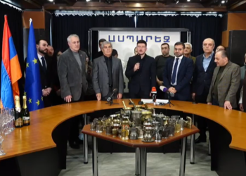 Եվրաքվեի նախաձեռնող 3 կուսակցությունները Լևոն Բարսեղյանին առաջադրեցին Գյումրիի քաղաքապետի թեկնածու