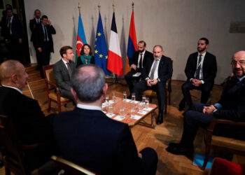 Բոլորն ուզում են իրենց ուսերից «գցել» պատասխանատվությունը. «Փաստ»