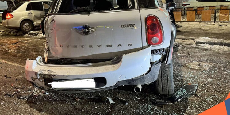 Վարդանանց փողոցում մեքենաներ են բախվել․ կան տուածներ