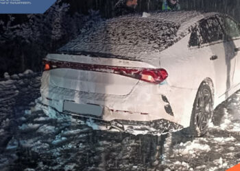 Ալավերդի-Վանաձոր ճանապարհին մեքենա է շրջվել․ փրկարարները ուղղել և հոսանքազրկել են այն