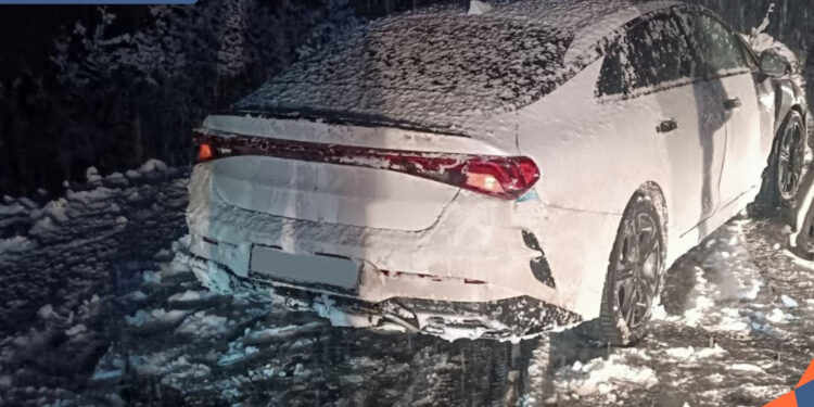 Ալավերդի-Վանաձոր ճանապարհին մեքենա է շրջվել․ փրկարարները ուղղել և հոսանքազրկել են այն