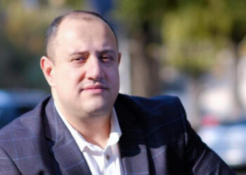 «Պետք է գտնվեն հասկացող նվիրյալներ, որոնք թույլ չեն տա հավաքական ժողովրդին մոռացության տալ իր գործած մեղքերը և ամենը բարդել մութ ուժերի, ռուսների, մասոնների կամ գլոբալիստների վրա». Մ. Հակոբյան
