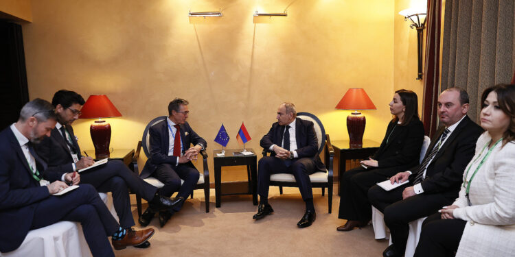 Փաշինյանը ՆԱՏՕ-ի նախկին գլխավոր քարտուղարի հետ քննարկել է Հարավային Կովկասում անվտանգությանն ու կայունությանն առնչվող հարցեր