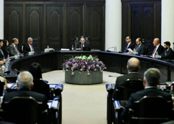 Փաշինյանն արդեն բացահայտ ծաղրում է նույնիսկ իր փոքրաթիվ կողմնակիցներին. «Փաստ»