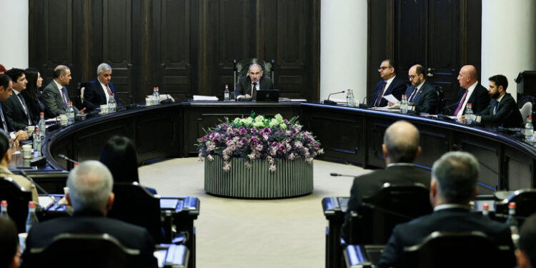 Փաշինյանն արդեն բացահայտ ծաղրում է նույնիսկ իր փոքրաթիվ կողմնակիցներին. «Փաստ»