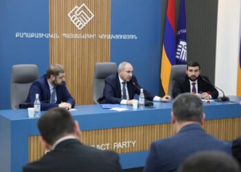 Նիկոլ Փաշինյանը թիմակիցներին հայտնել է՝ վերանայելու է պետական սիմվոլները․ «Հրապարակ»