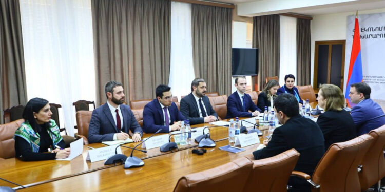 Պապոյանն ու ՀՀ-ում ԱՄՆ դեսպանը քննարկել են ՀՀ և ԱՄՆ-ի միջև տնտեսական համագործակցության հեռանկարները