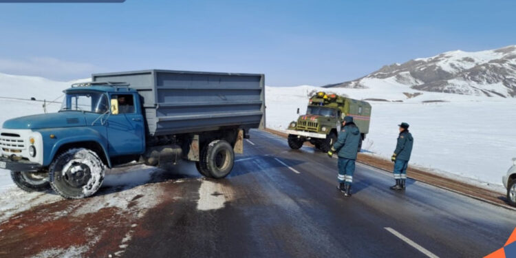 Փրկարարներն արգելափակումից դուրս են բերել 19 ավտոմեքենա և 10 քաղաքացու ցուցաբերել համապատասխան օգնություն