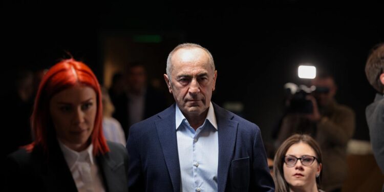 Փաշինյանի խուճապը, Քոչարյանի մեկնարկը․ «Հրապարակ»