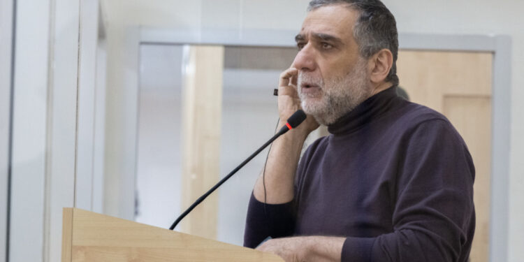 Բաքվի դատարանում շինծու դատավարության ժամանակ Ռուբեն Վարդանյանի ինքնազգացողությունը վատացել է, նիստն ընդհատվել է