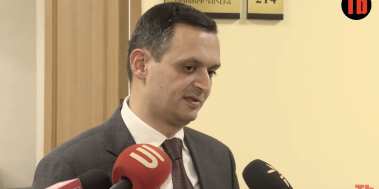 Ձեր բեռը չի մեծացել, օրենքը չի վերանայվելու. ցուցարար առևտրականներին չեն զիջելու. տեսանյութ