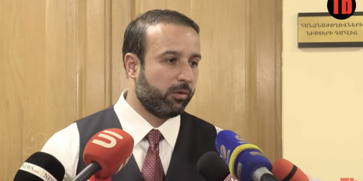 Առաջ քրեական տարրերը, գեներալները գծատերեր էին, դրա համար 100 դրամ էր. Հայկ Սարգսյան. տեսանյութ