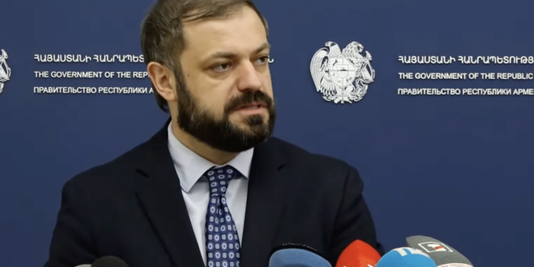 Իմ ընտանիքը խանութ չունի, չեմ տեսել, որ մեր թիմակիցները հարստանան․ Պապոյան. տեսանյութ