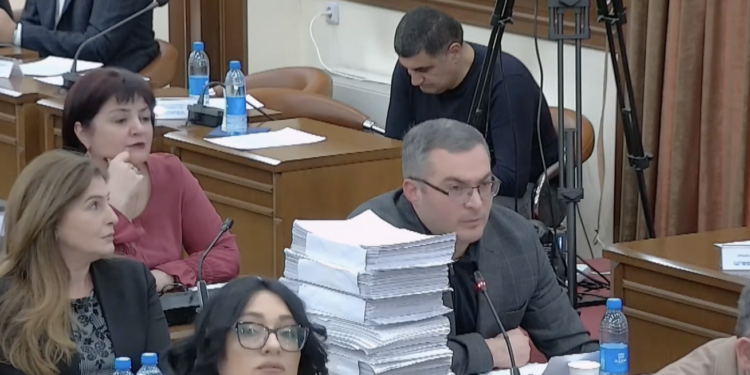 «Ամո՞թ ա որոշում փոփոխելը», «Ձեր ղեկավարն Արցախի մասին բան է ասում, հետո լրիվ հակառակը, նորմալ ա». տեսանյութ