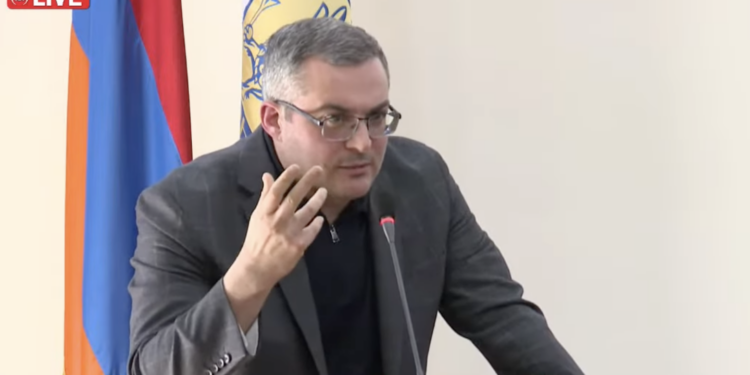 «Տգետ քաղաքականության պատճառով Արցախը հայկական չէ», «Ձևակերպումների մեջ մի քիչ զգույշ». տեսանյութ