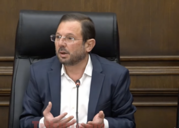 Մայրս դիտողություն է անում,թե շատ ես բորբոքվում, ախր 30 տարվա մեր կյանքը գողացել են. Գեղամ Մանուկյան. տեսանյութ