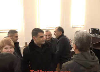 Համբույրներ ու գրկախառնություններ՝ դատարանում. Տիրան Խաչատրյանին 10 մլն գրավի դիմաց ազատ թողեցին. տեսանյութ