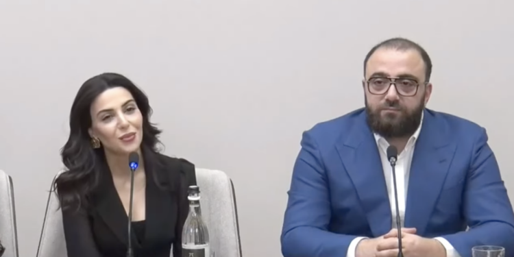 Մի հատ նայեք, էլի, էնքան նման է Խորենը Վազգենին. տեսանյութ