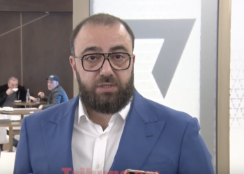 Մեզ պինդ բազուկ է պետք, որ չկորցնենք. Խորեն Լևոնյանը՝ Վազգենի, դավաճանների ու ֆիլմերի մասին. տեսանյութ