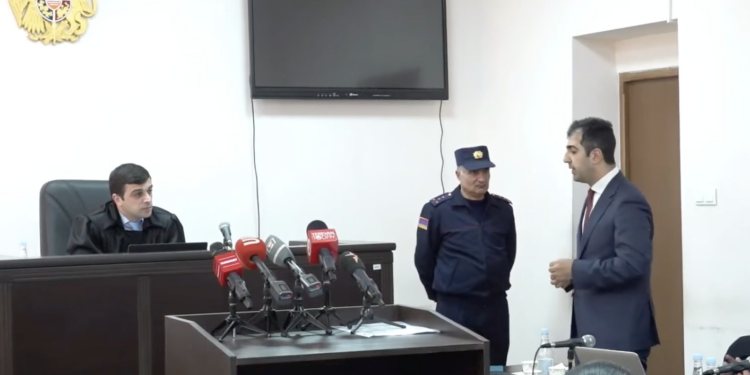 «Ինչի՞ վրա եք ժպտում», «Բոտոքս անեմ, որ միմիկա չառաջանա՞». տեսանյութ