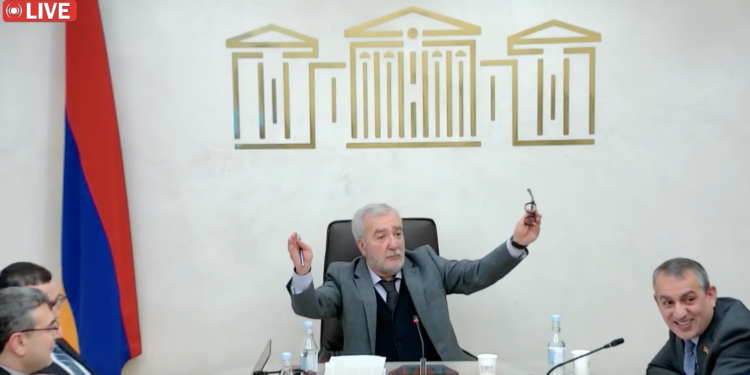 Թորոսյանի նկարը փակցրեք խաչմերուկներին՝ մեր Արսենը, ո՞նց խրախուսենք լավ վարորդին, ծաղկեփու՞նջ տանք. տեսանյութ