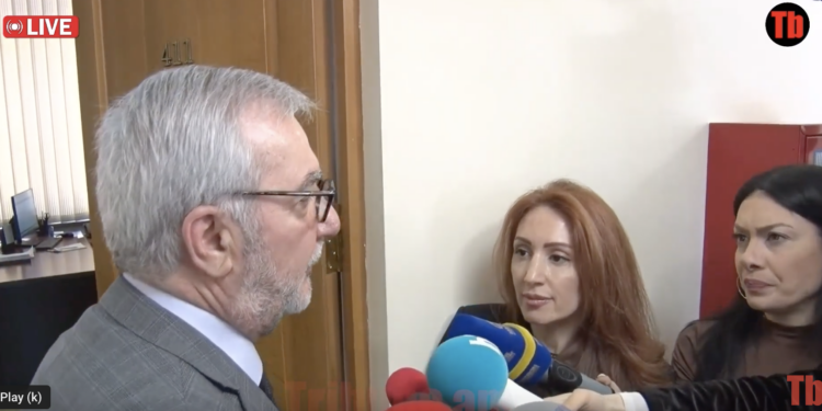 Մի հատ հանգստացի՛, սրացումնե՞ր կան. Անդրանիկ Քոչարյանի պահվածքը լրագրողի հետ. տեսանյութ