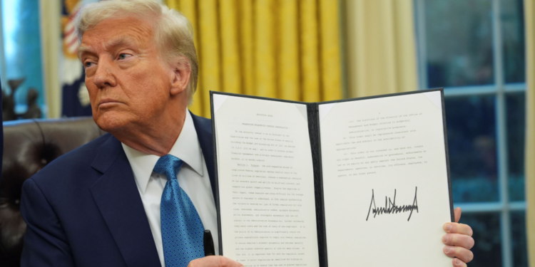 «Մենք չենք ցանկանում որևէ մեկի, այդ թվում` Իրանի նկատմամբ կոշտ լինել, բայց նրանք չեն կարող միջուկային զենք ունենալ». Թրամփ