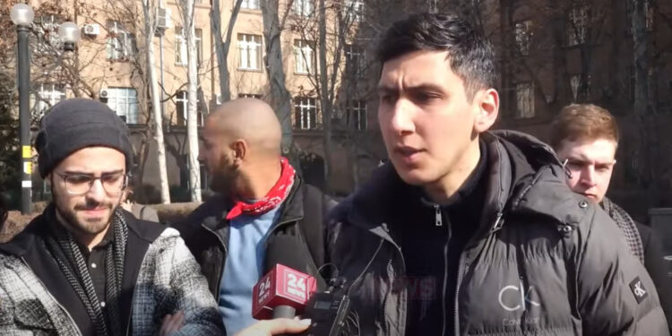 Ուսանողները պետք է լինեն կանգառներում, ցույց տան, որ չեն համակերպվում ու կոչ անեն մյուսներին չվճարել 150 դրամ