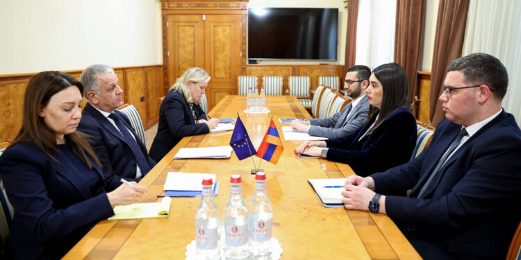 ՆԳ նախարարն ու ԵՄ պատվիրակության ղեկավարը վիզաների ազատականացման ուղղությամբ նախանշել են առաջիկա անելիքները