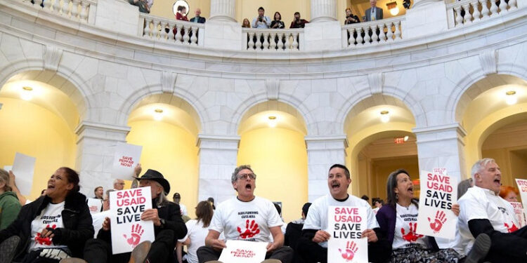 Թրամփի վարչակազմը կրճատում է USAID-ի արտաքին օգնության պայմանագրերի 90 տոկոսը