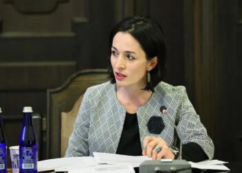 «ՀՀ-ում 1.600 ուսուցիչ 300-400 հազար դրամ աշխատավարձ է ստանում, 560 ուսուցիչ էլ՝ 400 հազար և ավելի». Ժաննա Անդրեասյան