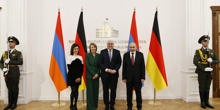 Փաշինյանը և Աննա Հակոբյանը Կառավարությունում հյուրընկալել են Ֆրանկ-Վալտեր Շտայնմայերին և Էլկե Բուդենբենդերին