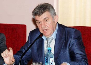 «Ես բավականին ակտիվ մասնակցում եմ Հայաստանի քաղաքական և հասարակական կյանքին, այլ պատճառ չեմ տեսնում». Արա Աբրահամյանն իրեն Երևանի օդանավակայանում պահելու մասին