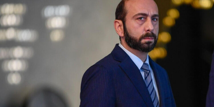 «Հայաստանը հետաքրքրված է հնդկական պաշտպանական սարքավորումների գնմամբ, սակայն մտադիր չէ դրանք կիրառել 3-րդ կողմի դեմ, քանի որ հետևում է խաղաղության օրակարգին». Միրզոյան