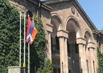 ՀՅԴ Բյուրոյի անդամները Արցախի նախագահ Սամվել Շահրամանյանի հետ քննարկել են բռնի տեղահանվածների հիմնախնդիրները