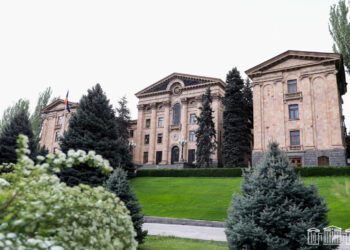 ԱԺ կին պատգամավորներն ու կին աշխատողները մարտի 8-ի առթիվ կպարգևատրվեն 70 հազար դրամի չափով