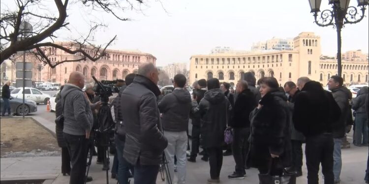 Գործադուլ. առևտրականները Փաշինյանի փափուկ բարձը չեն վերցրել. ՈՒՂԻՂ