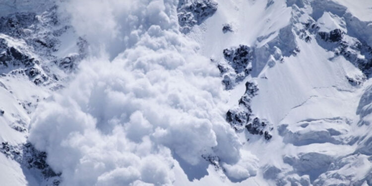 Ադրբեջանի 2 զինծառայող մնացել է ձնահյուսի տակ