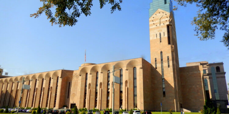 Երևանի 2024 թ. բյուջեի եկամուտների հավաքագրման ապահովումը մեծապես կատարվել է հանրության միանշանակ բացասական վերաբերմունքին արժանացած մի քանի օրենսդրական փոփոխությունների շնորհիվ, ծախսերը թերակատարվել են. «Լույս» հիմնադրամ