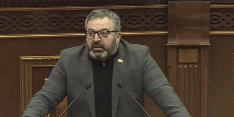 Ընենց չի, որ Հոնդուրասի հավաքականին ենք երկրպագում, բայց մի ֆուտբոլ էինք նայում, էդ էլ զրկեցիք. Գառնիկ Դանիելյան. տեսանյութ