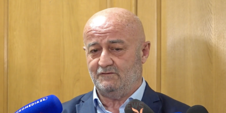 «Գյումրիում ՔՊ-ն պարտվում է, վարչապետը գնում է արտահերթ ընտրությունների, բոլորս զրկվում ենք մանդատից». Աղազարյանը հուշում է